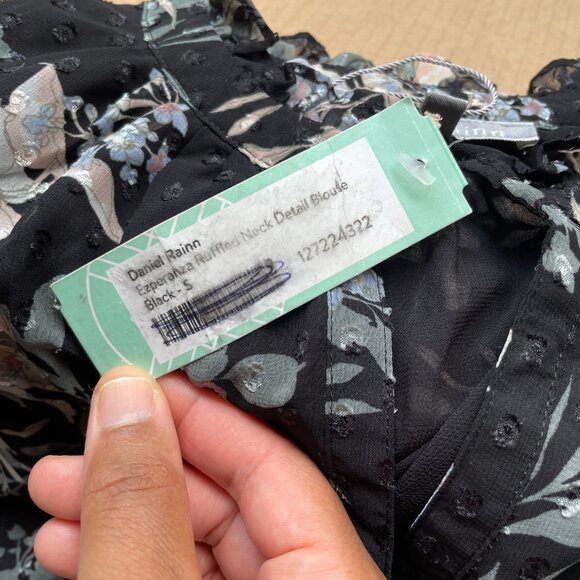 Daniel Rainn Black & Floral Sheer Ezperanza Ruffled Neck Detail Blouse - SIZE S - Picture 5 of 7